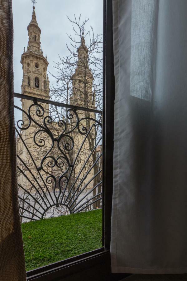 Apto Con Vistas A La Catedral Y Aire Acondicionado Logrono Exterior photo