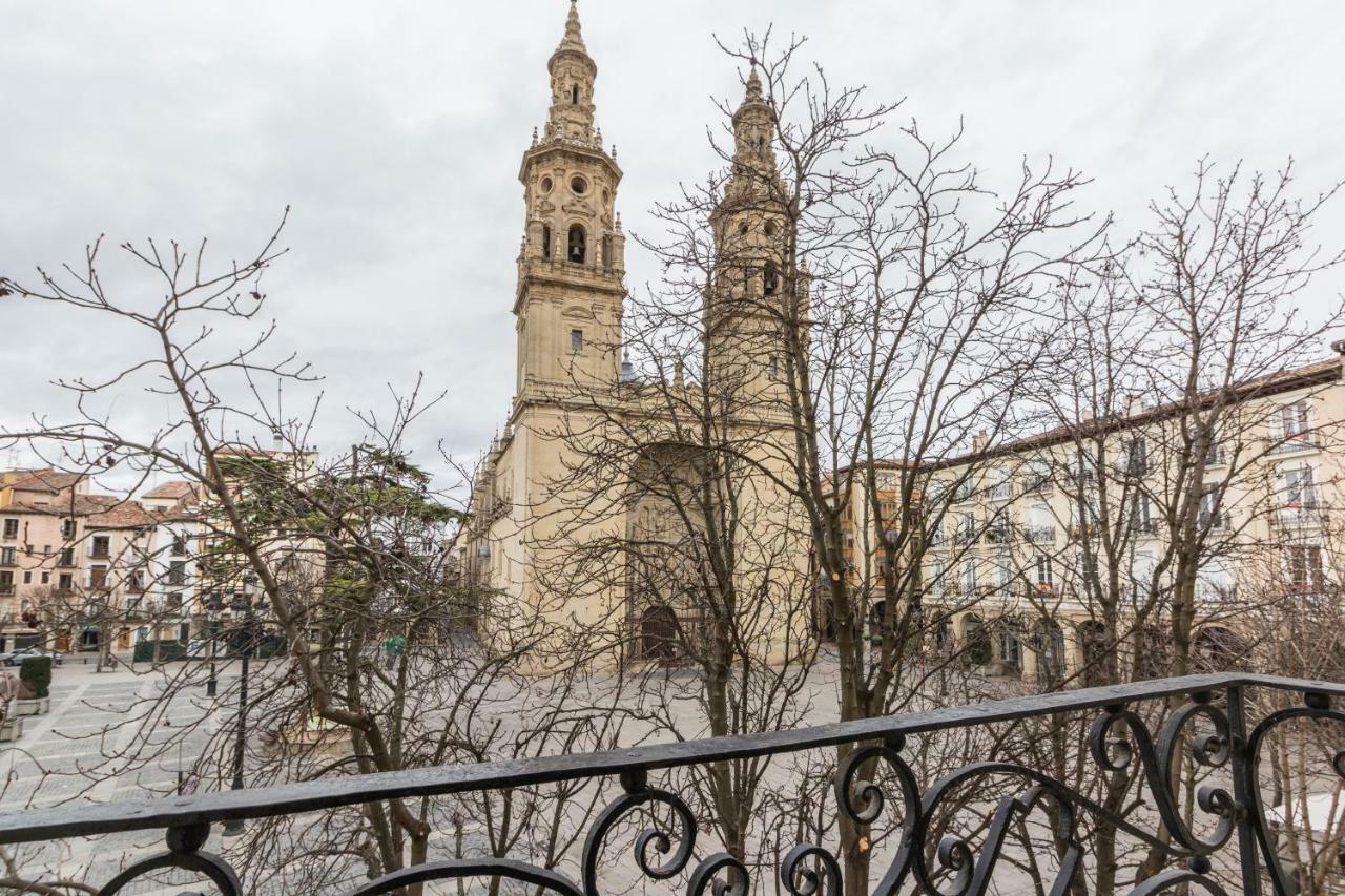 Apto Con Vistas A La Catedral Y Aire Acondicionado Logrono Exterior photo